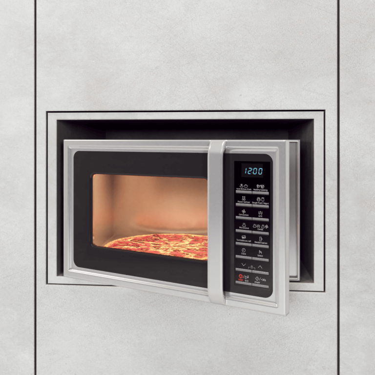 Microondas com pizza