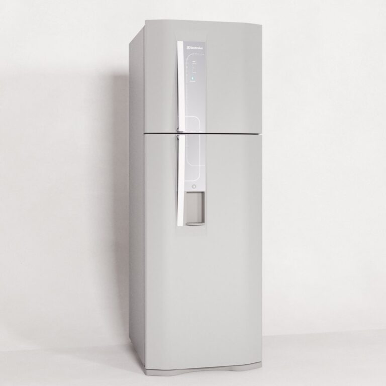 C3D - Geladeira Frost Free Electrolux