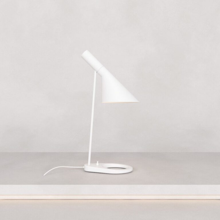 C3D - Luminária mesa - Arne Jacobsen